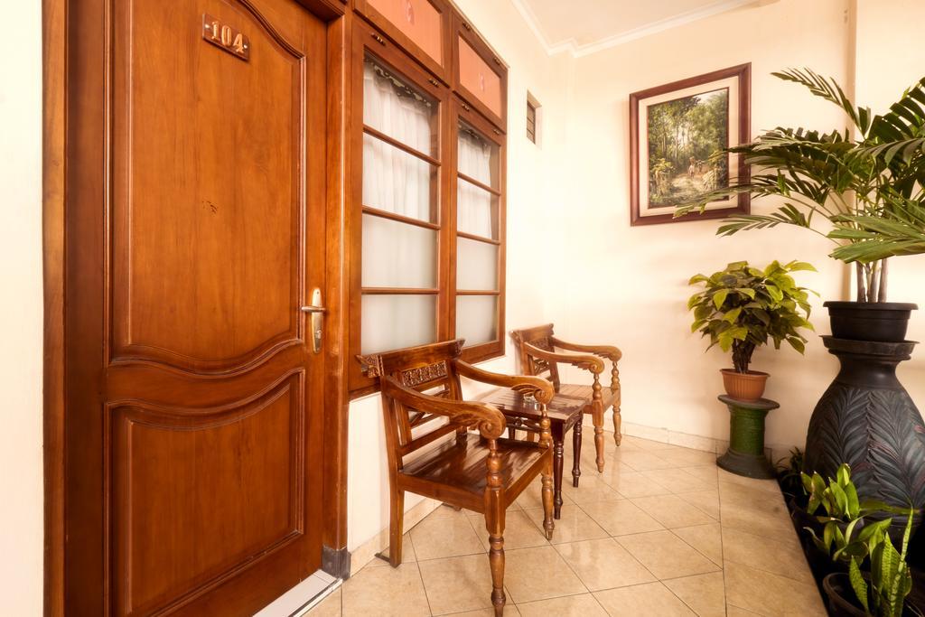 Malioboro Inn Hotel Yogyakarta Exterior photo