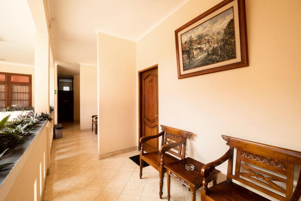 Malioboro Inn Hotel Yogyakarta Exterior photo