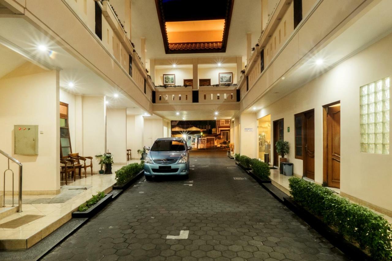 Malioboro Inn Hotel Yogyakarta Exterior photo